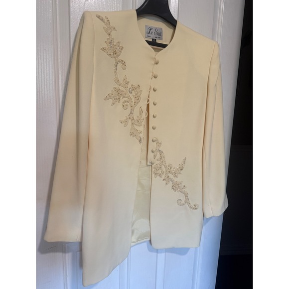 Le Suit Dresses & Skirts - Le Suit Womens Cream Beaded Floral Longline Jacket and Skirt Set Size 12